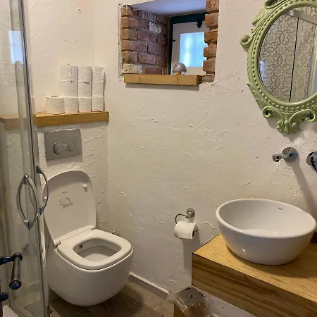 Oezel Tasarimli Tarihi Tas Ev Ferienhaus