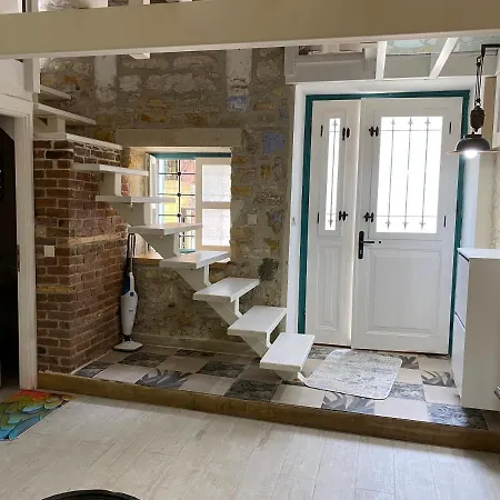 Ferienhaus Oezel Tasarimli Tarihi Tas Ev